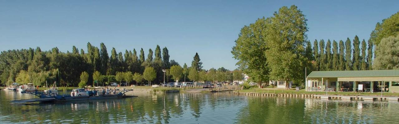 Camping Belle Riviere Chaniers 외부 사진