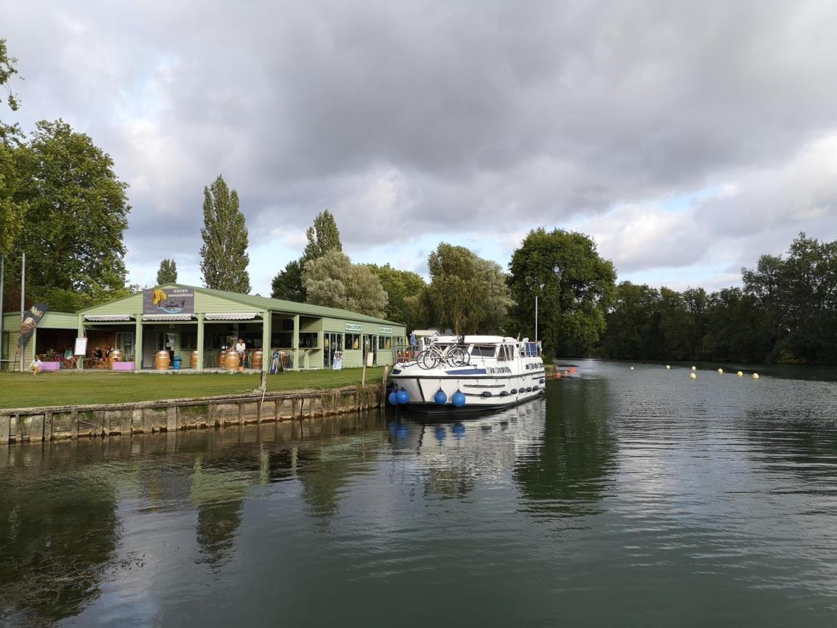Camping Belle Riviere Chaniers 외부 사진