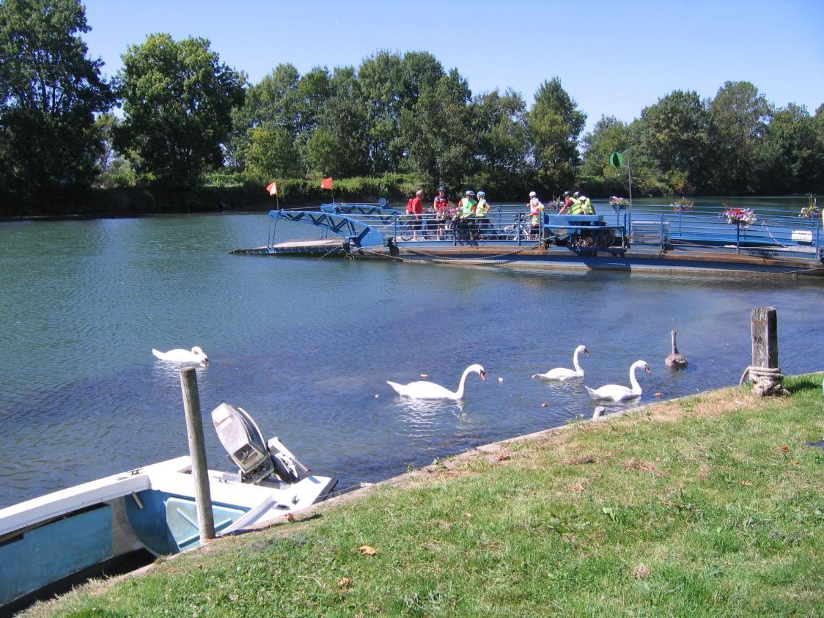 Camping Belle Riviere Chaniers 외부 사진