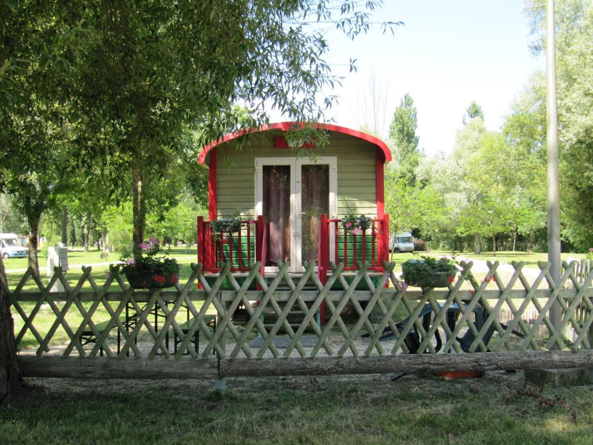 Camping Belle Riviere Chaniers 외부 사진