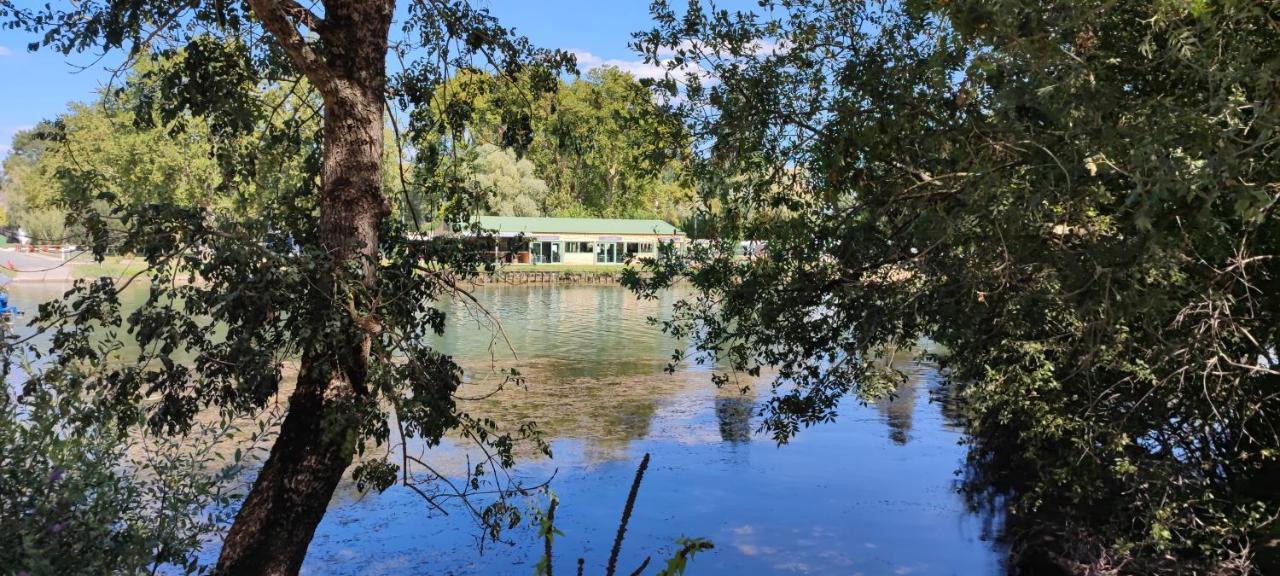 Camping Belle Riviere Chaniers 외부 사진